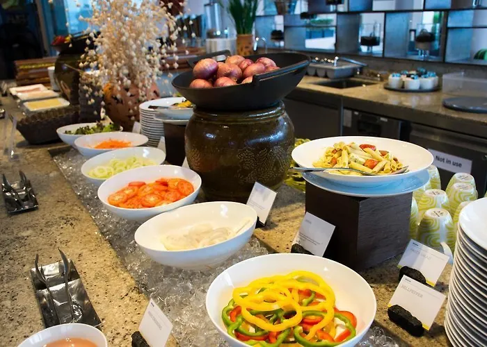 Отель Avila In 3*